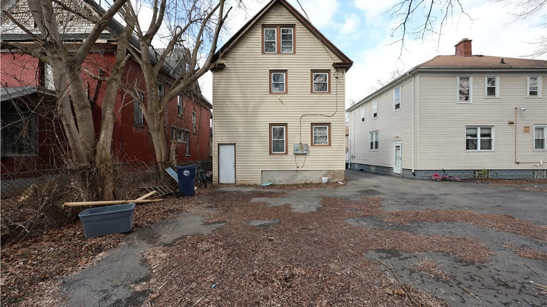 Property at 1655 South Avenue, Niagara Falls, NY 14305 4