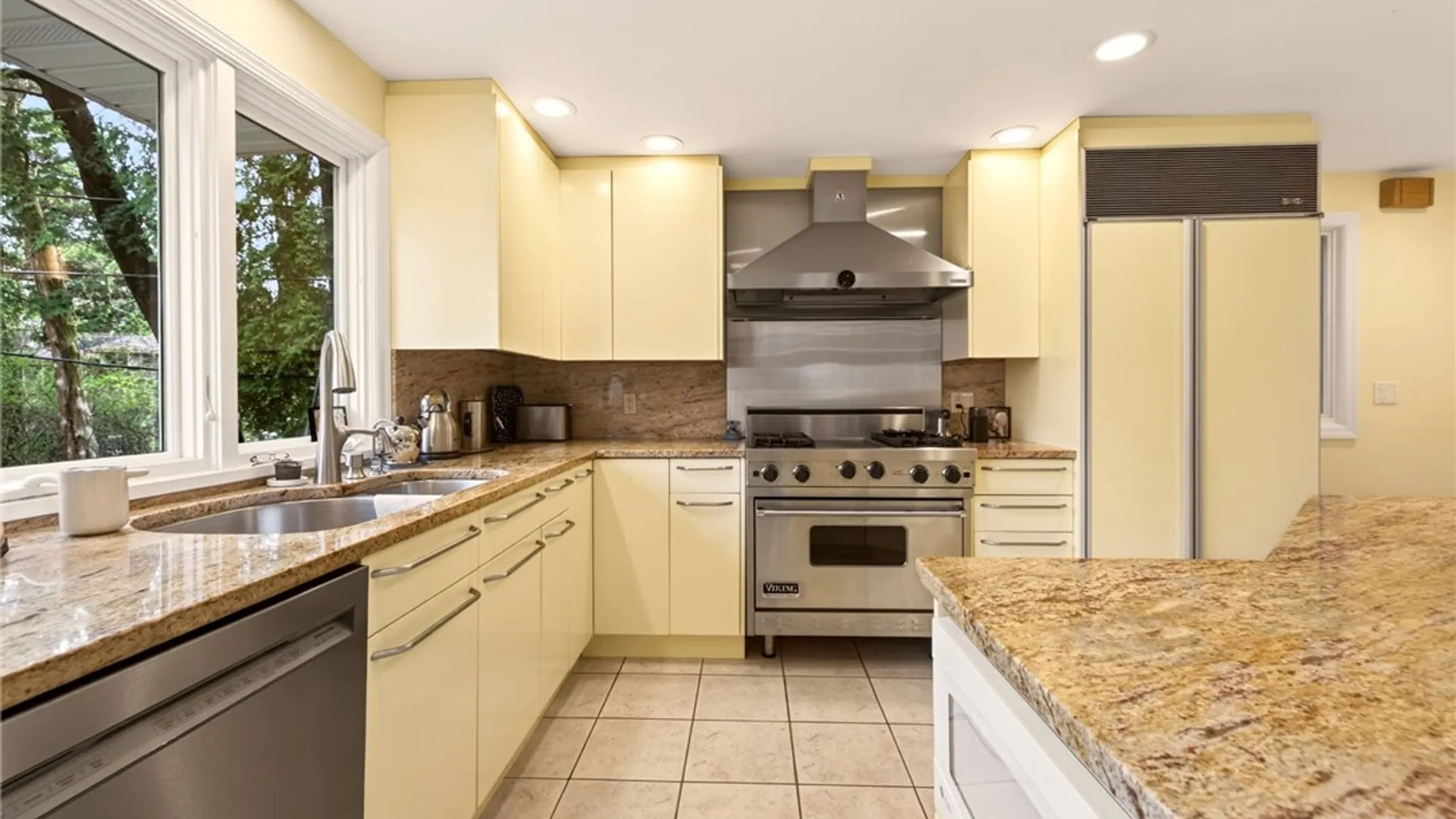 Property at 53 Golfside Parkway, Brighton, NY 14610 15