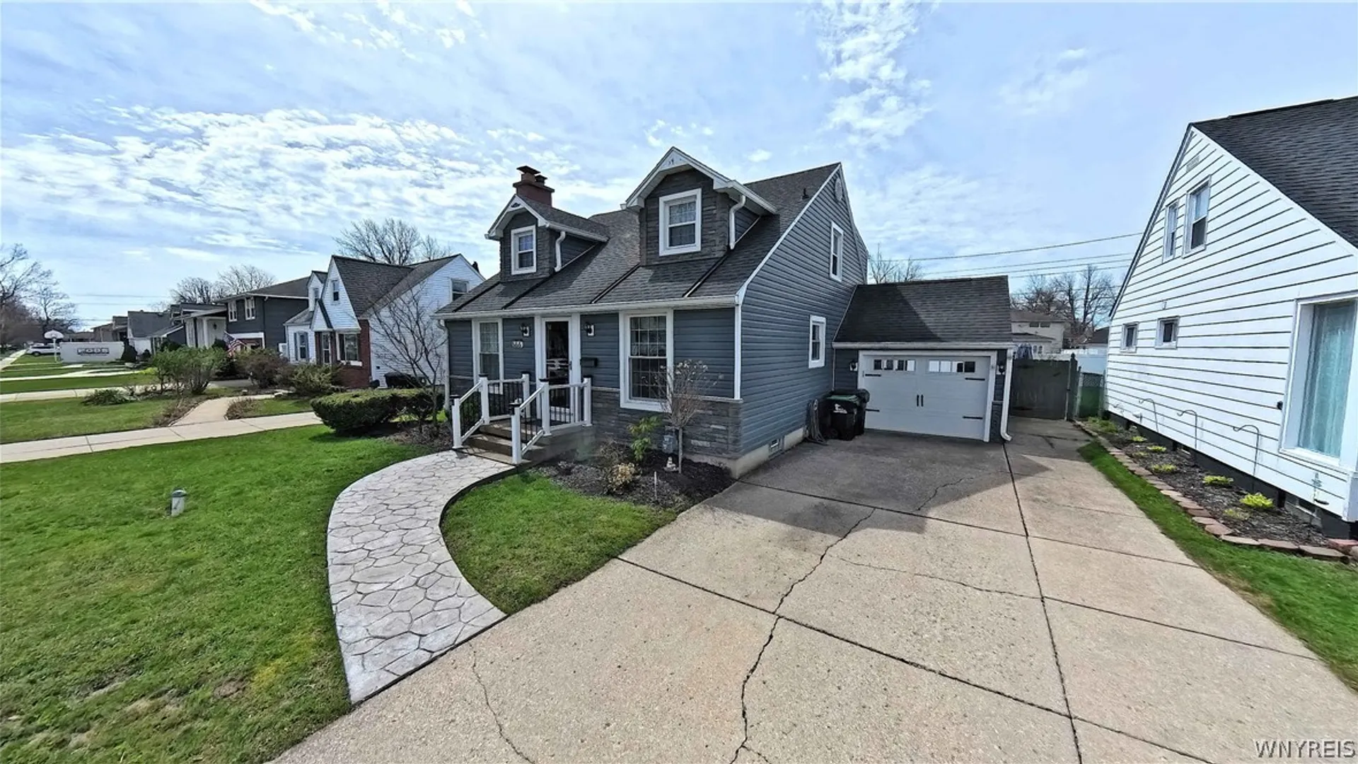 Property at 666 Evergreen Drive, Tonawanda, NY 14150 3