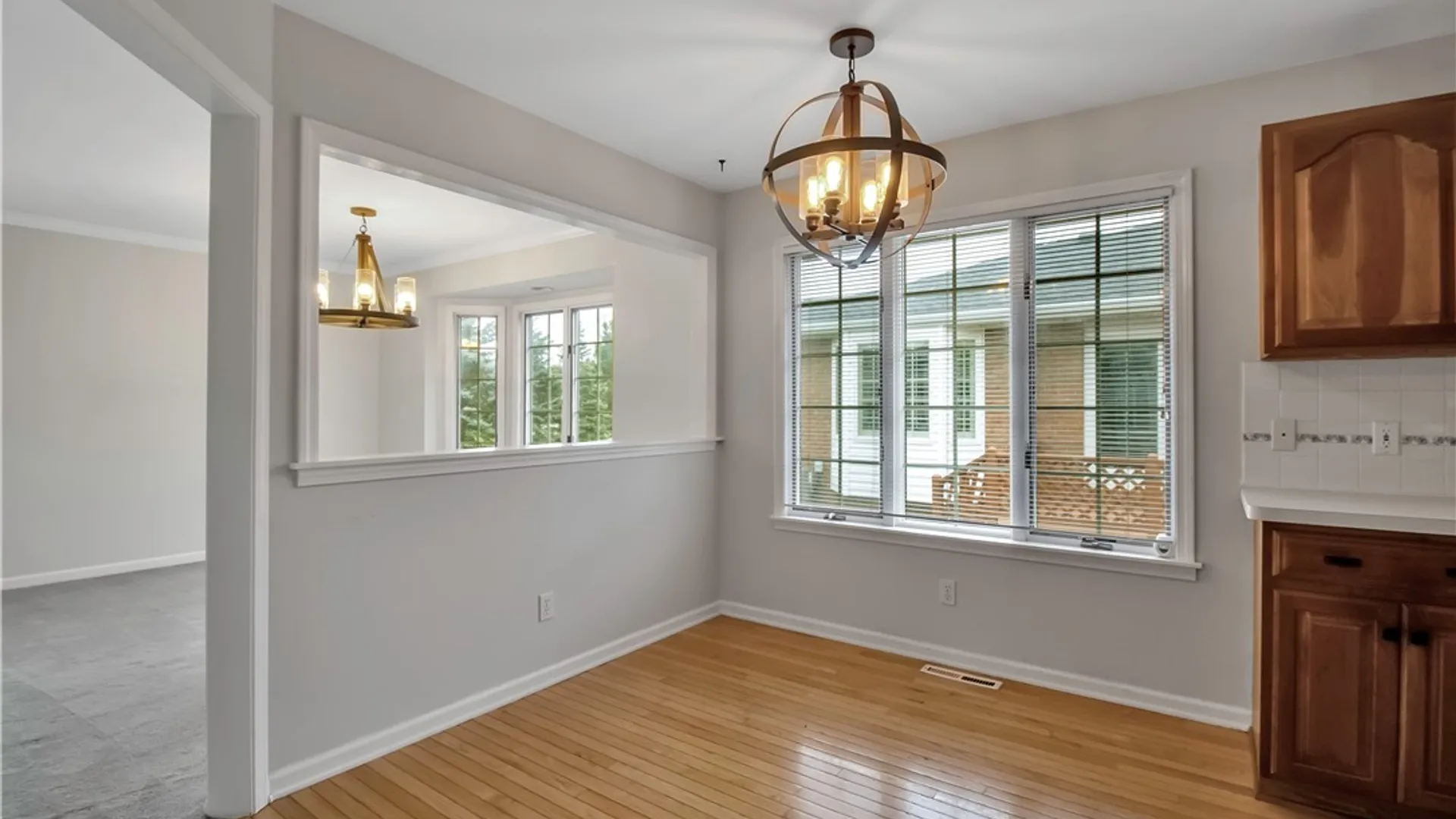 Property at 6 Saint Charles Court, Amherst, NY 14221 10