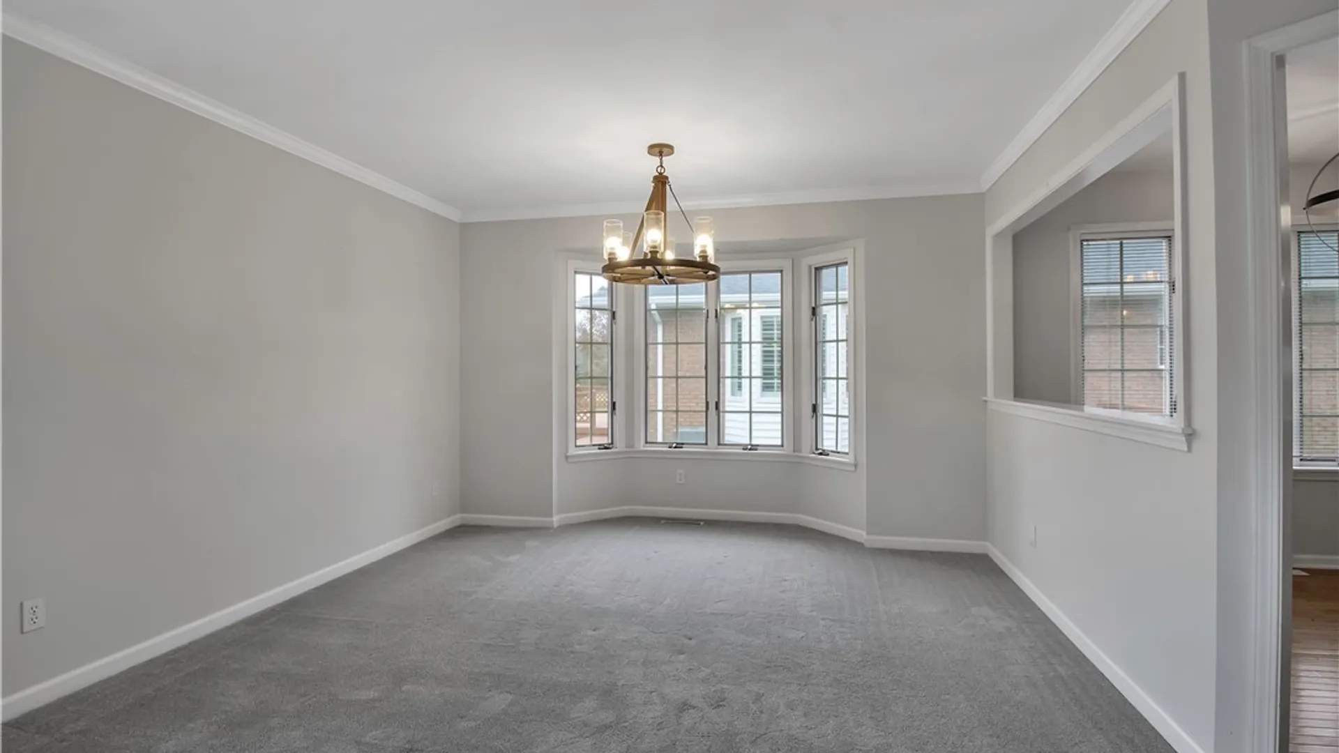 Property at 6 Saint Charles Court, Amherst, NY 14221 12