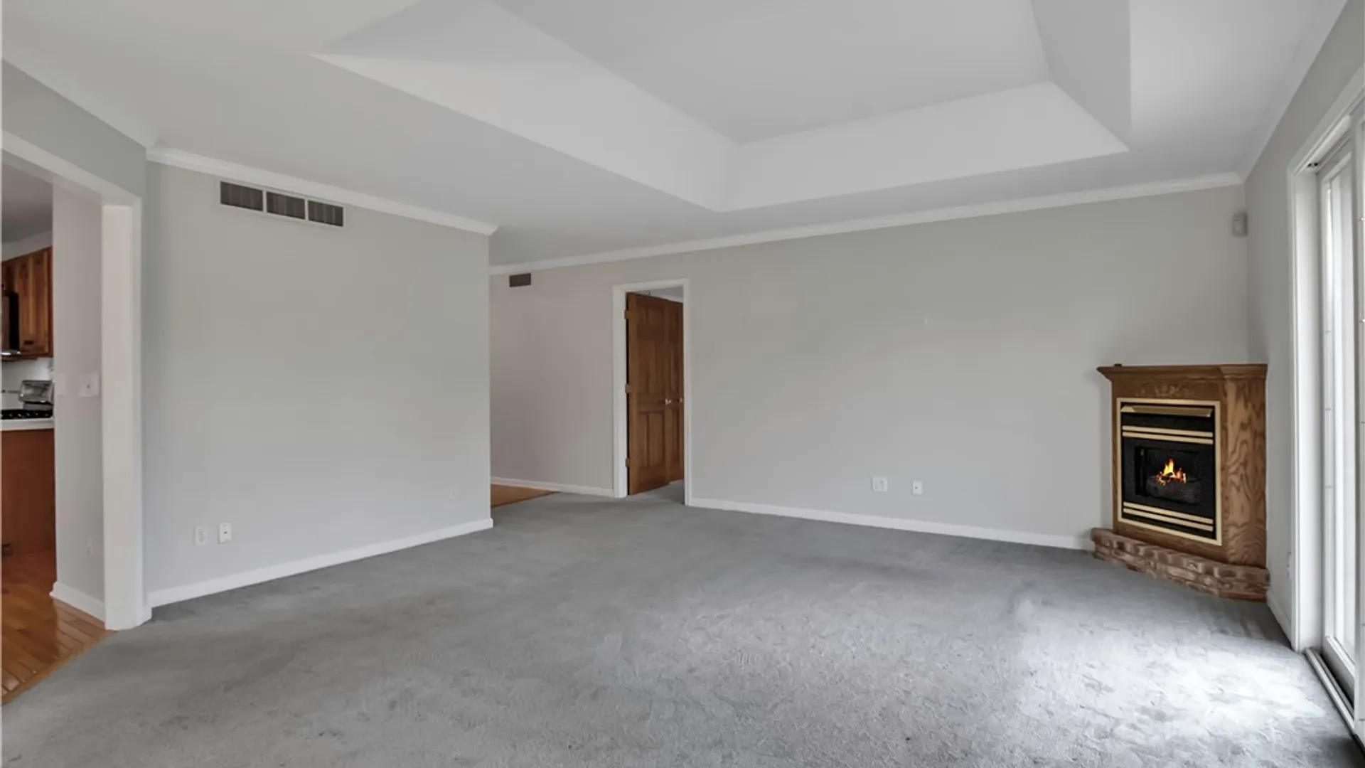 Property at 6 Saint Charles Court, Amherst, NY 14221 14