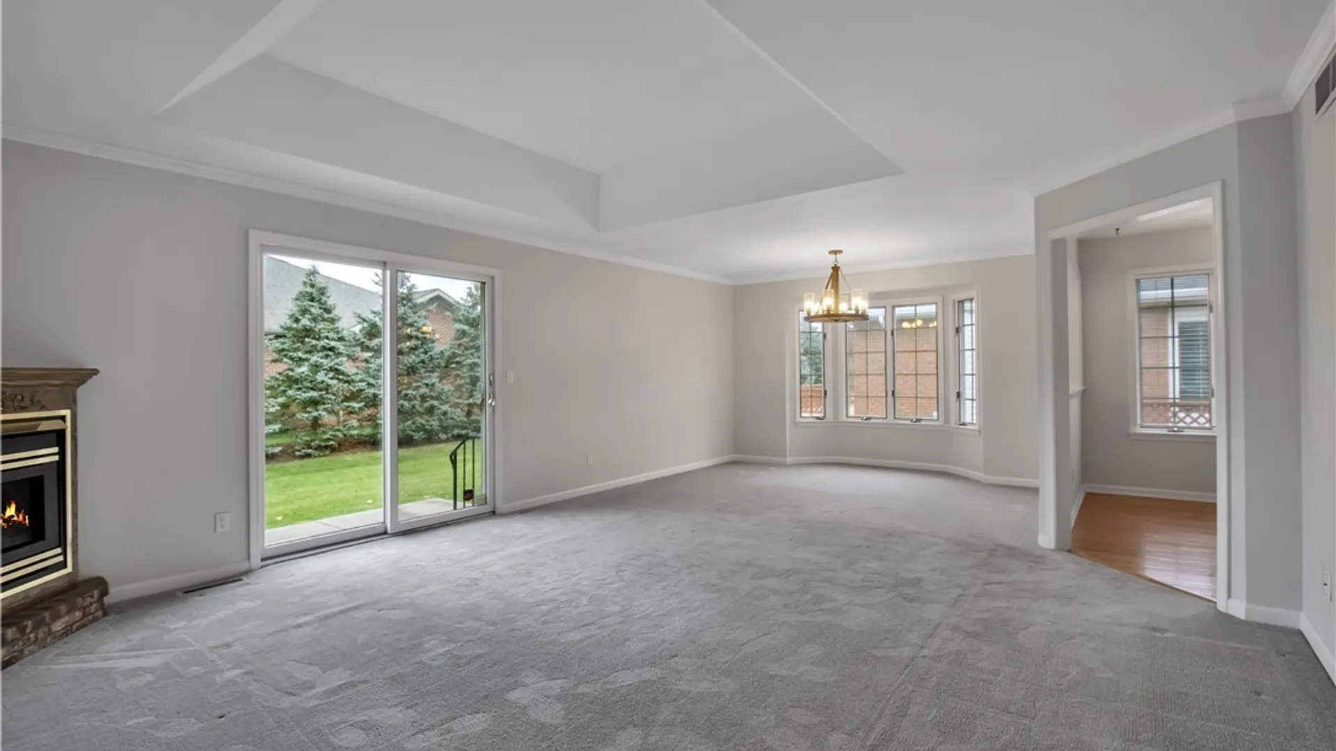 Property at 6 Saint Charles Court, Amherst, NY 14221 16