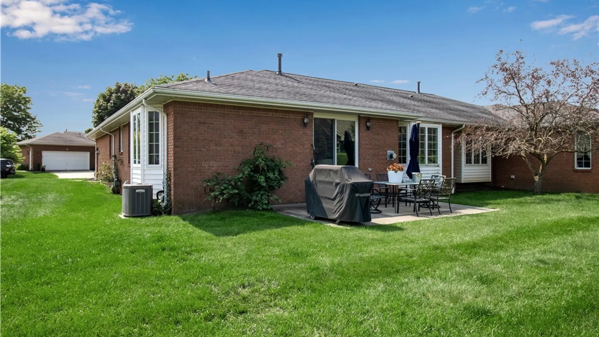 Property at 6 Saint Charles Court, Amherst, NY 14221 35