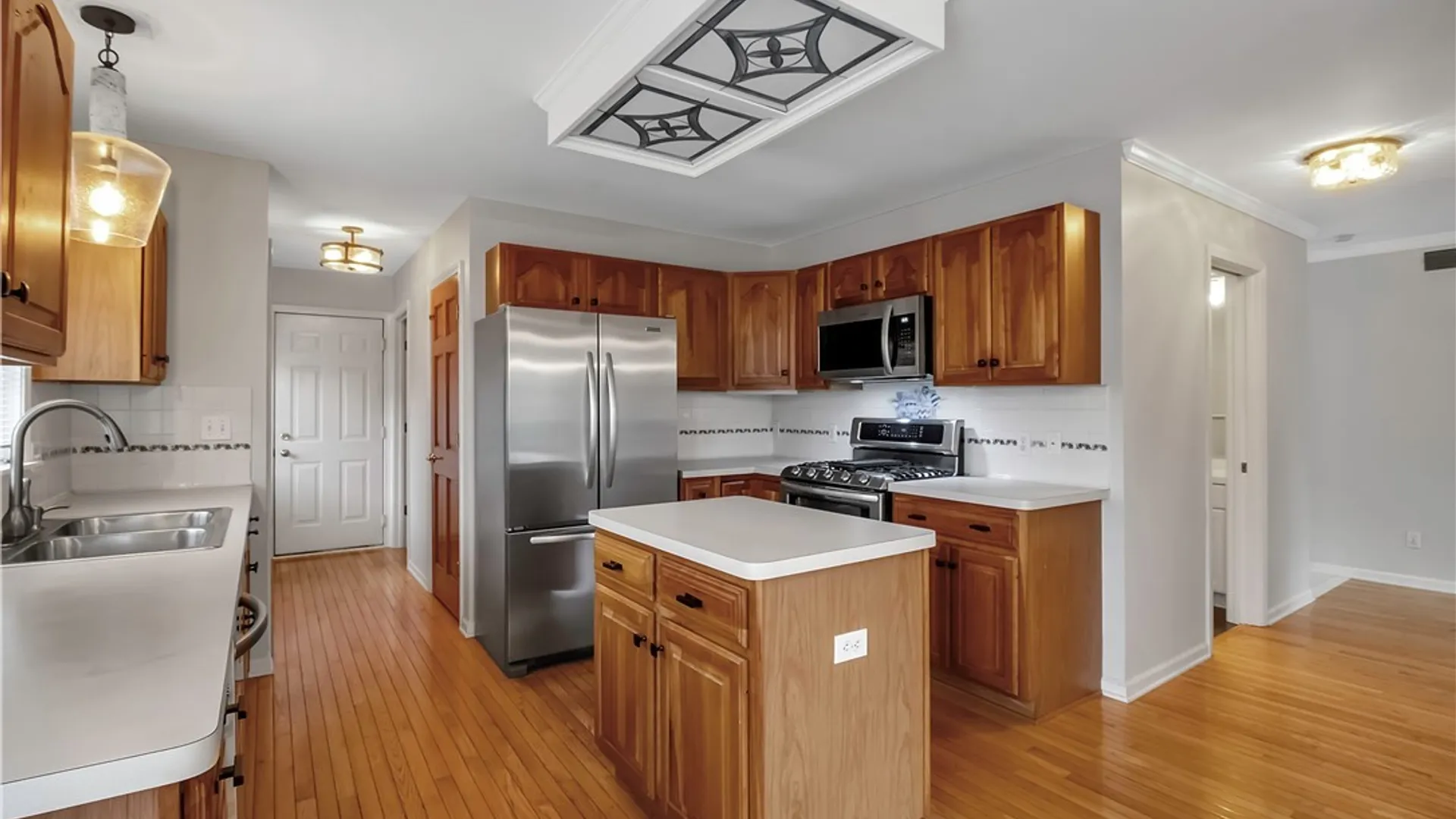 Property at 6 Saint Charles Court, Amherst, NY 14221 6