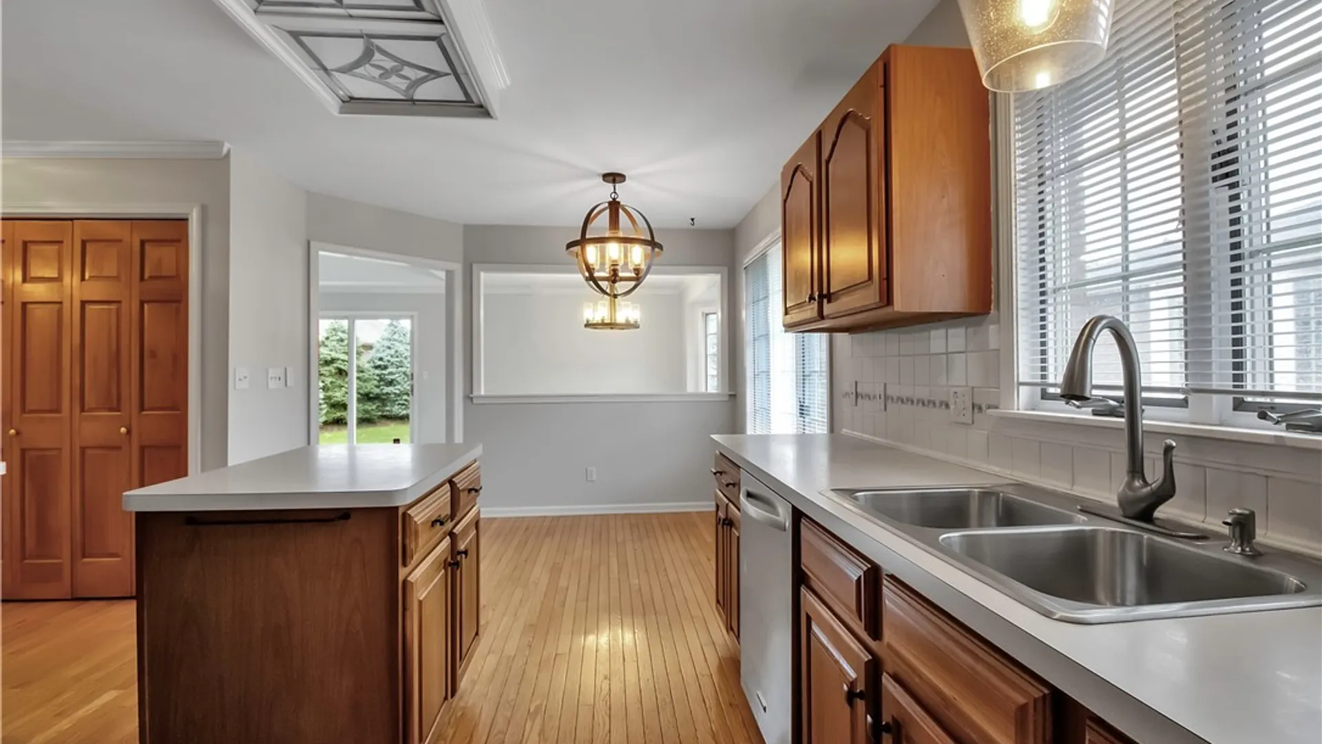 Property at 6 Saint Charles Court, Amherst, NY 14221 8