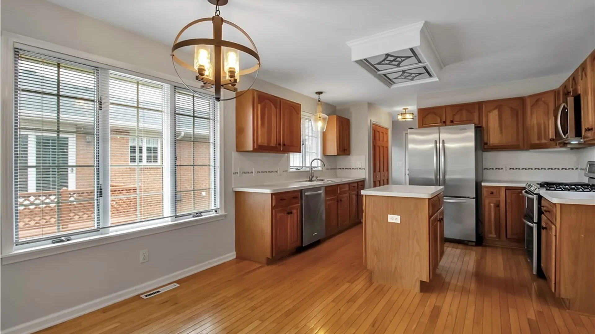 Property at 6 Saint Charles Court, Amherst, NY 14221 9