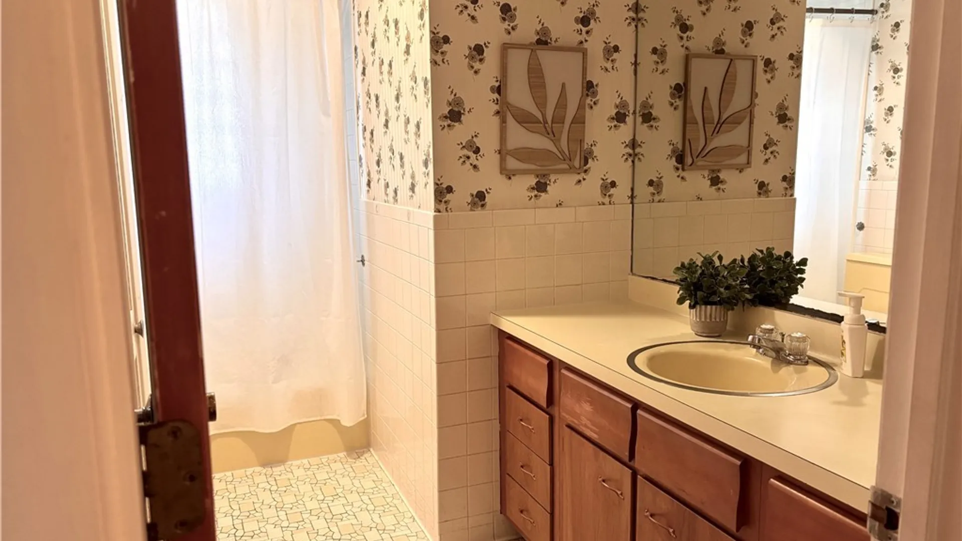 Property at 517 Tilden Avenue, Utica, NY 13501 20