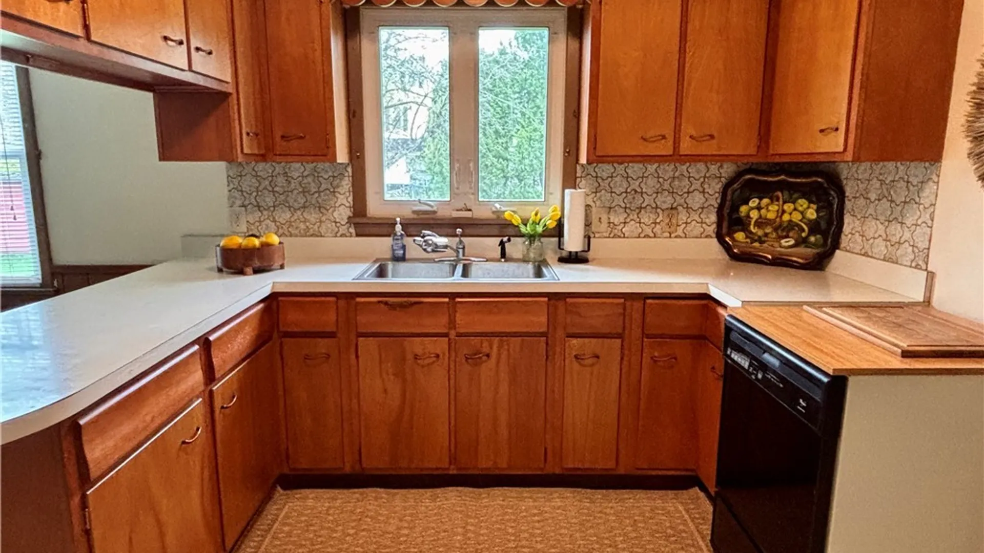 Property at 517 Tilden Avenue, Utica, NY 13501 9