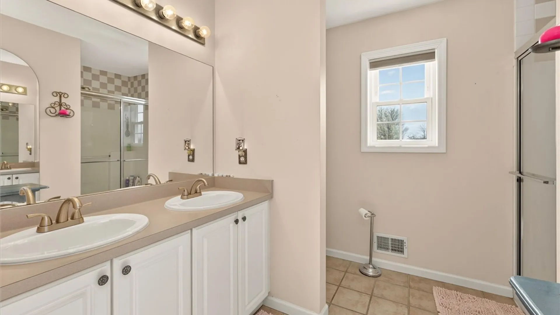 Property at 1343 Fieldcrest Lane, Victor, NY 14564 31