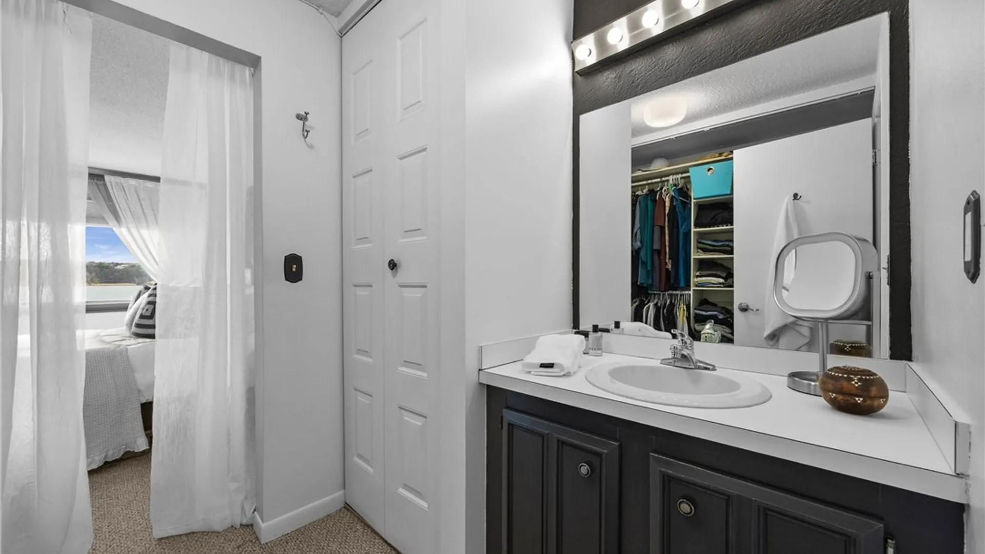 Property at 351 Bay Village Drive, Irondequoit, NY 14609 23