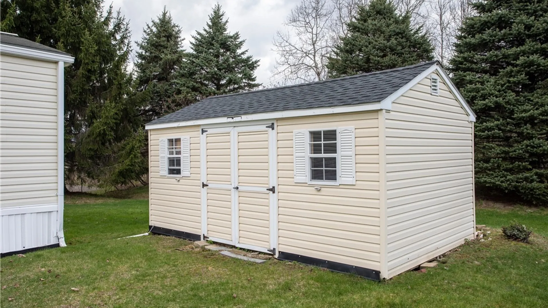 Property at 113 Green Valley Estates, Great Valley, NY 14741 2