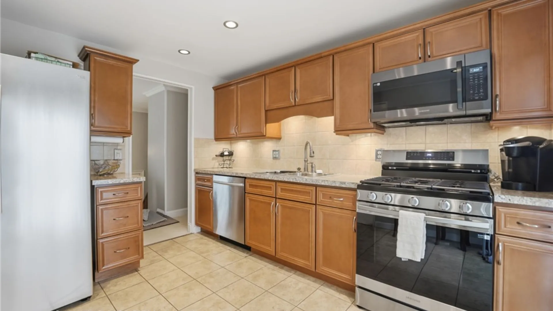Property at 141 Fruitwood Terrace, Amherst, NY 14221 11