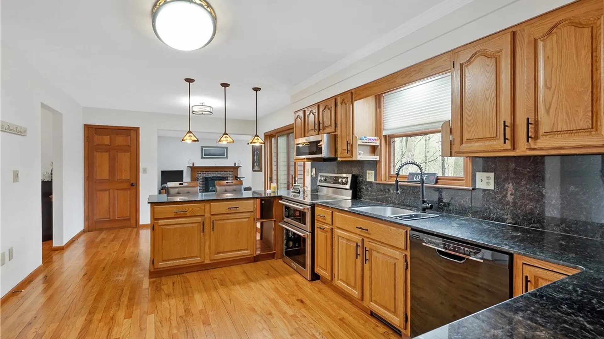 Property at 4527 Lamplighter Lane, Manlius, NY 13104 14