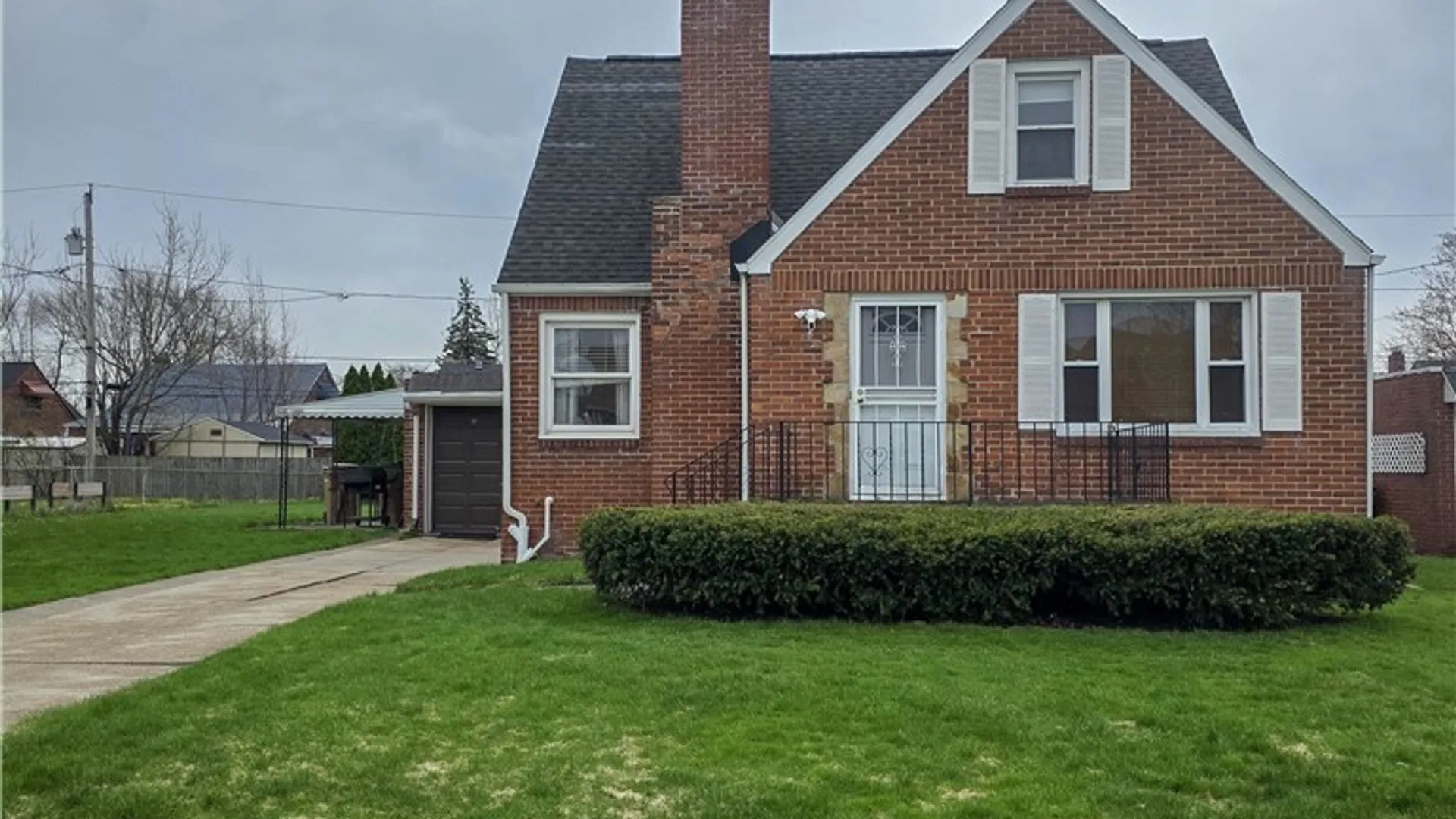 Property at 121 Cedar Road, Cheektowaga, NY 14215 2