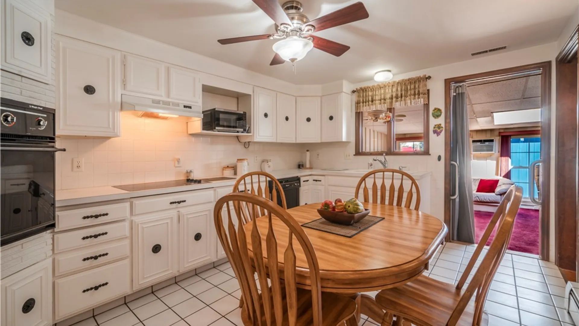 Property at 110 Bellshire Lane, Syracuse, NY 13208 15