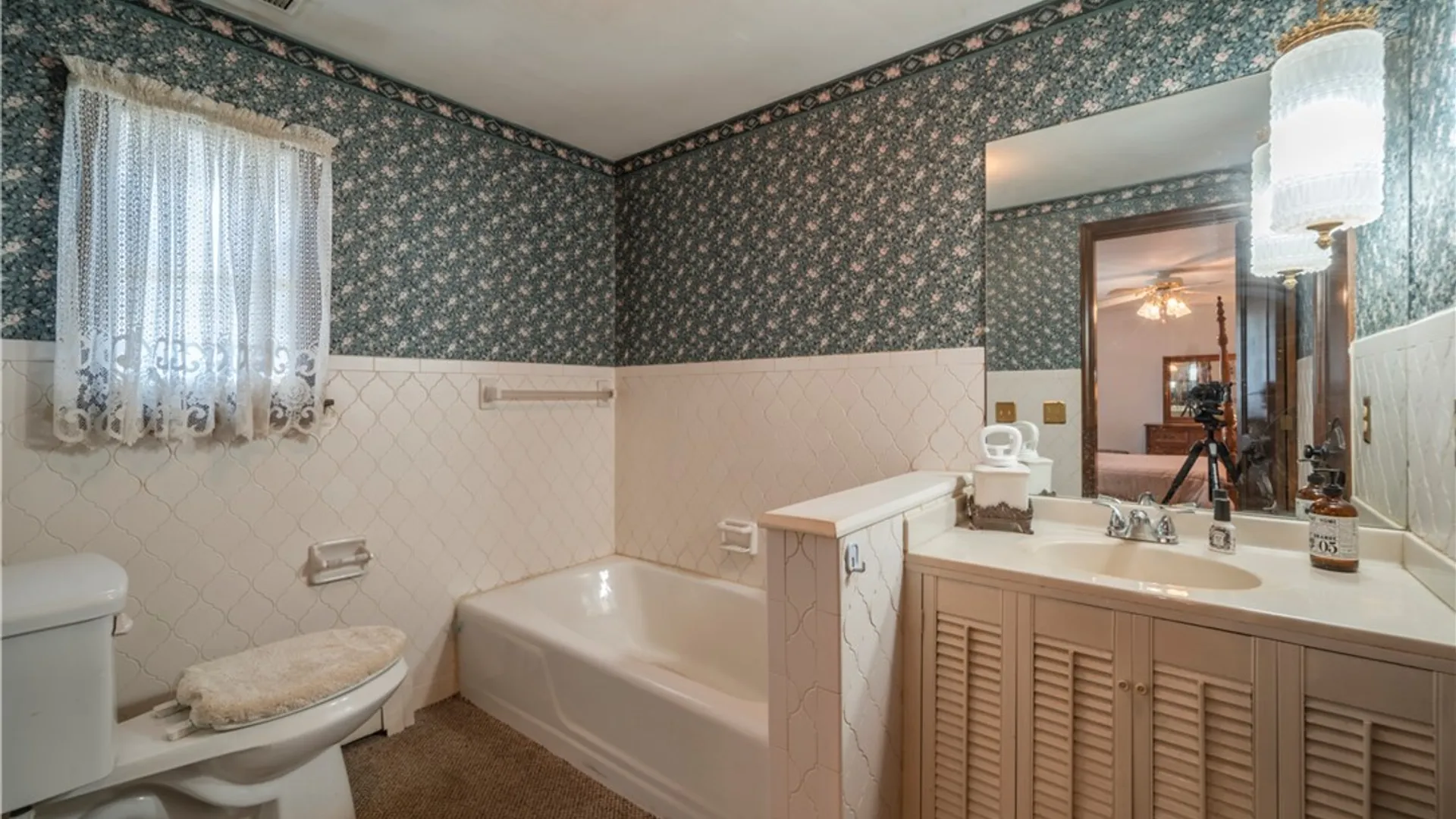 Property at 110 Bellshire Lane, Syracuse, NY 13208 27