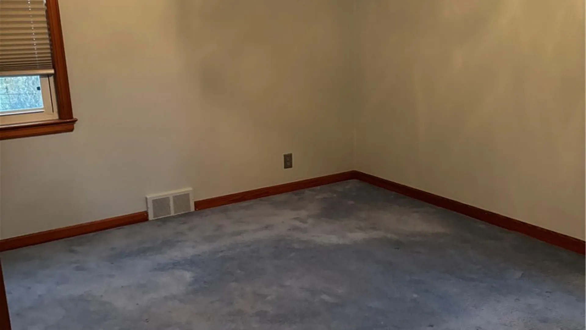 Property at 121 Wanda Avenue, Cheektowaga, NY 14211 18