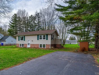 2526 Merritt Avenue, Newfane, NY 14108