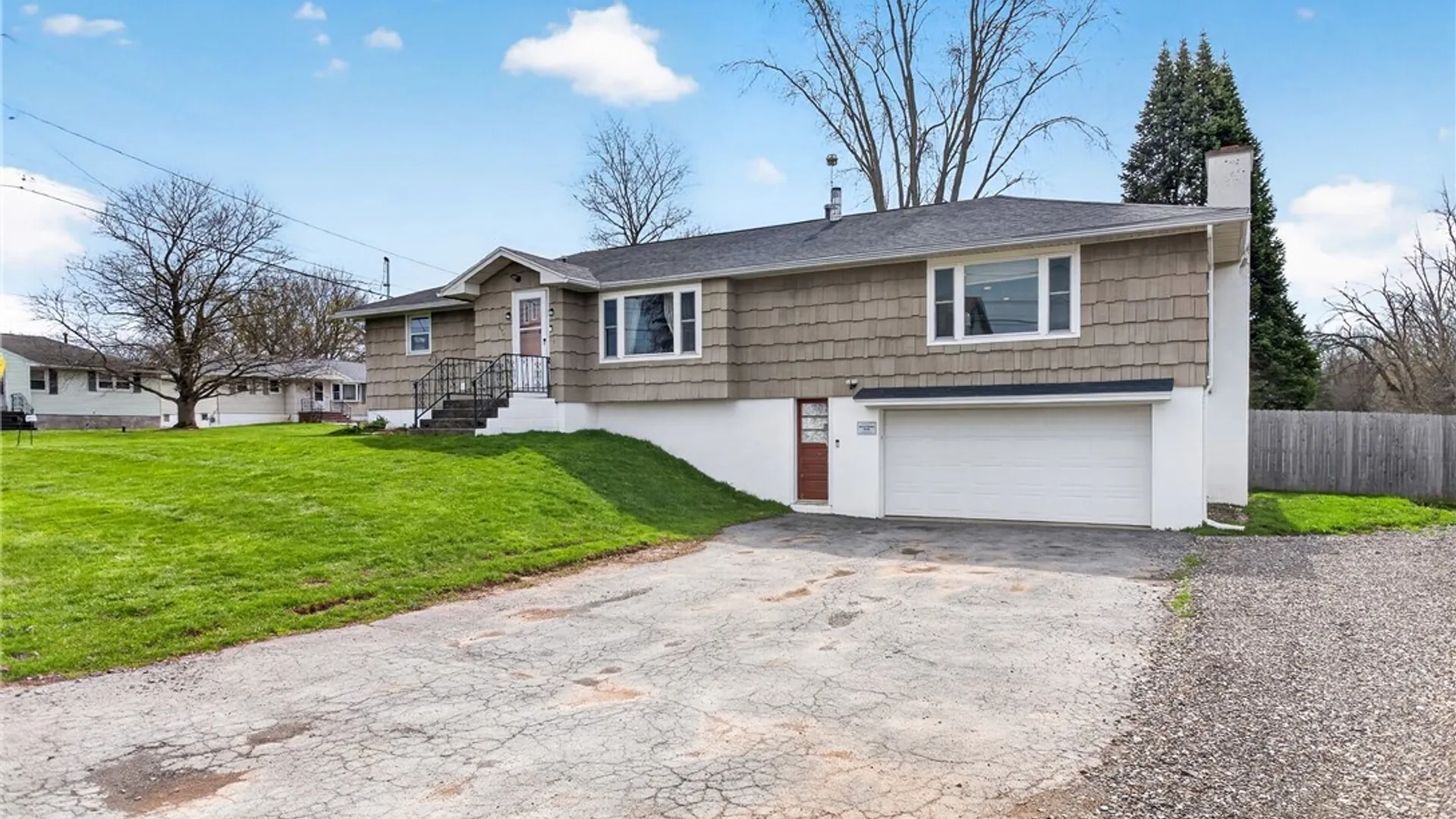 Property at 371 Beach Road, Geddes, NY 13209 3