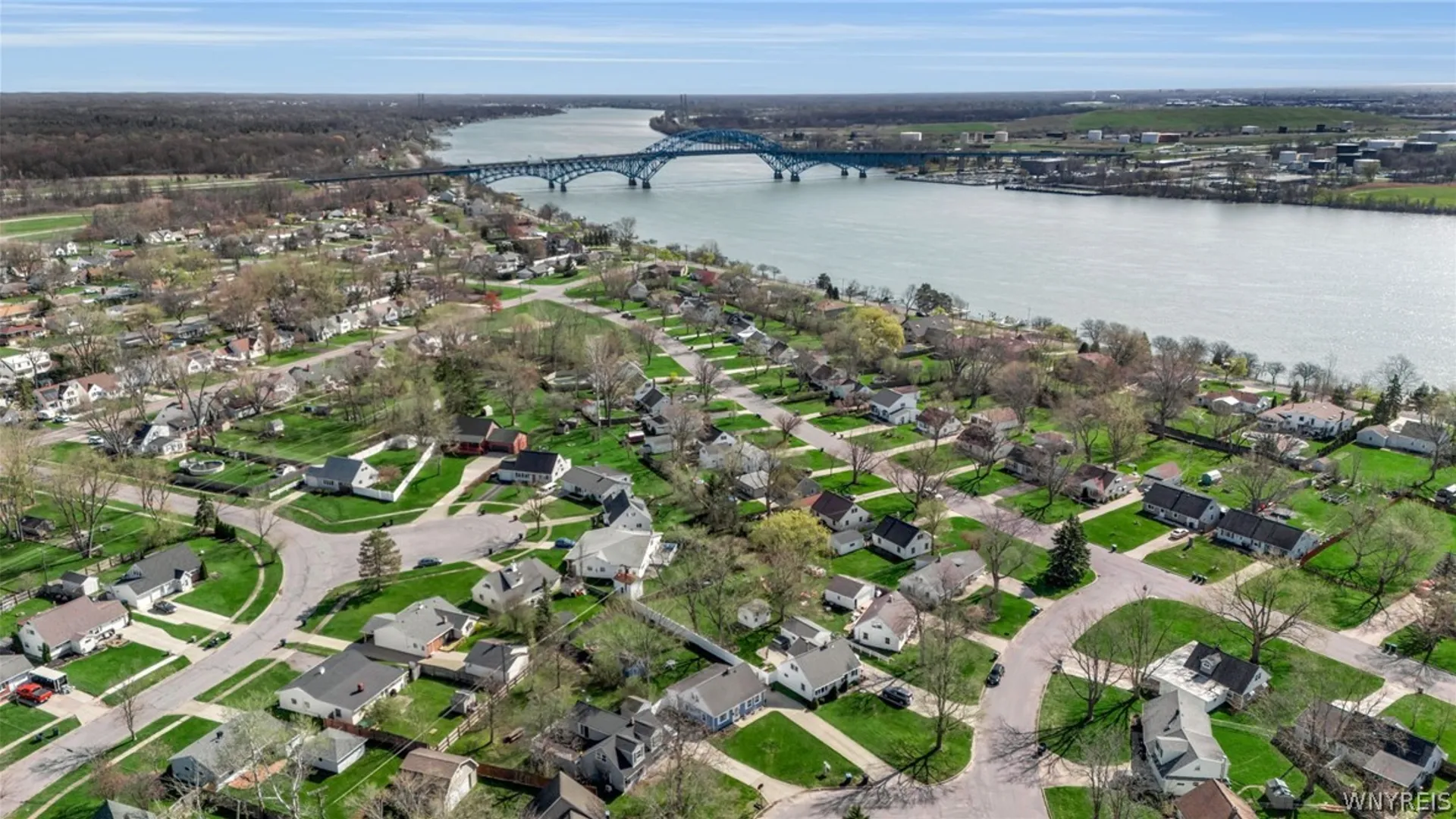 Property at 21 Schutt Court, Grand Island, NY 14072 18