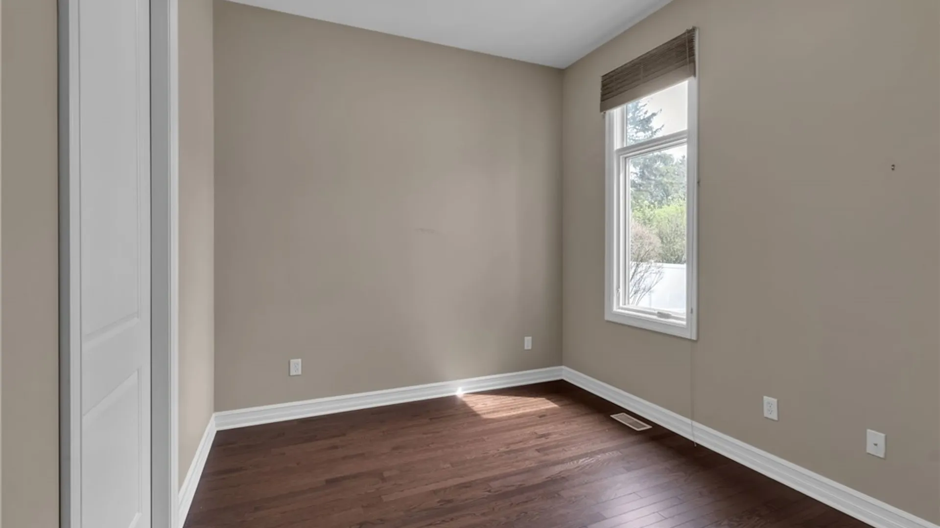Property at 15 Brookshire Court, Amherst, NY 14051 24
