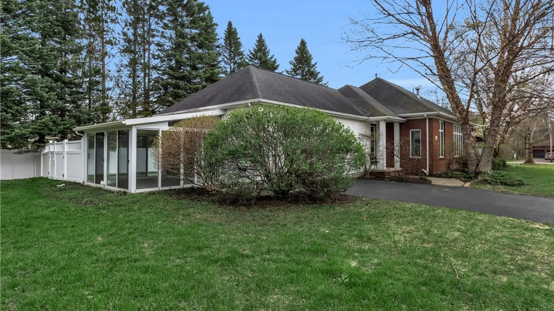 Property at 15 Brookshire Court, Amherst, NY 14051 36