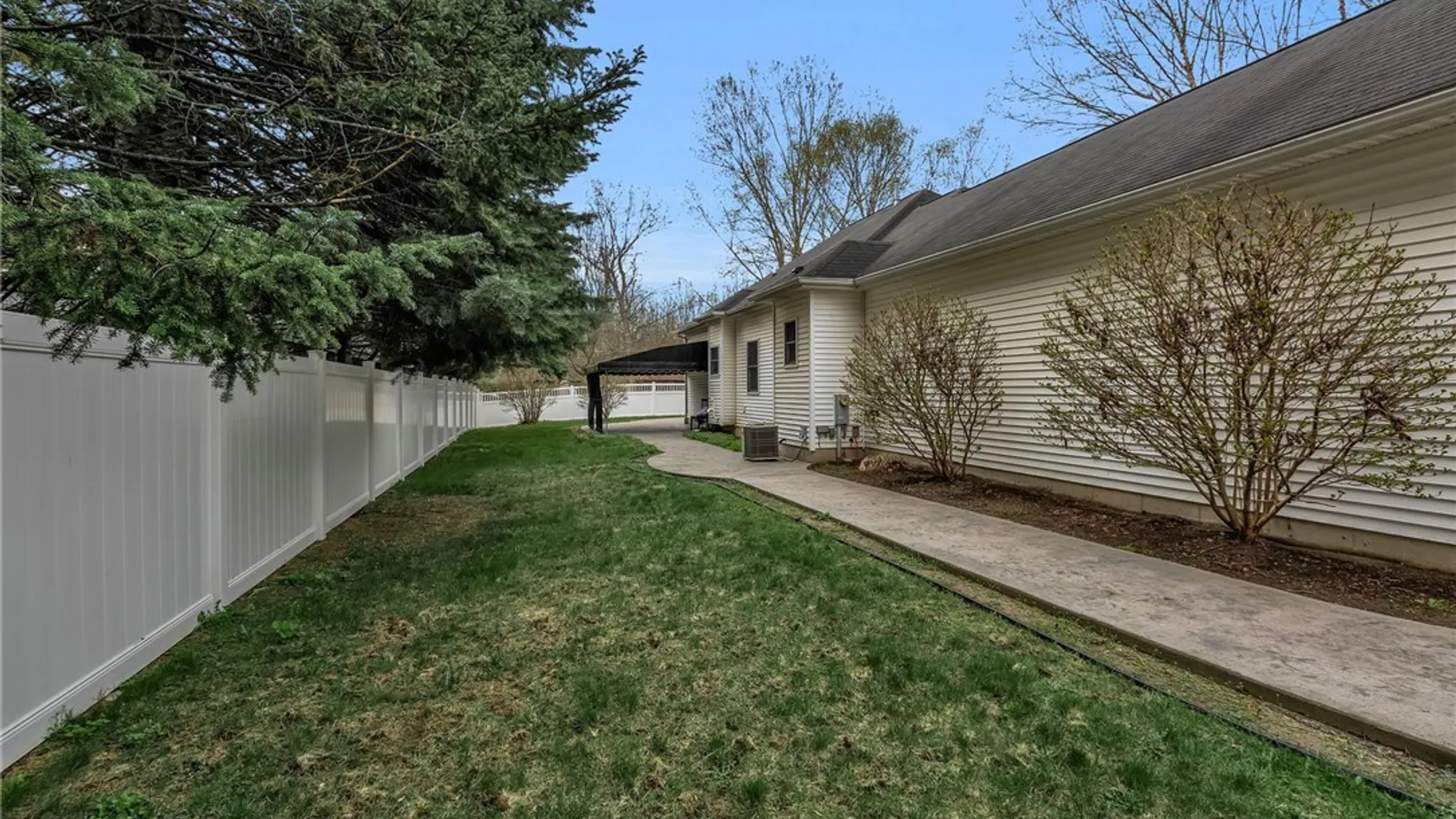 Property at 15 Brookshire Court, Amherst, NY 14051 37