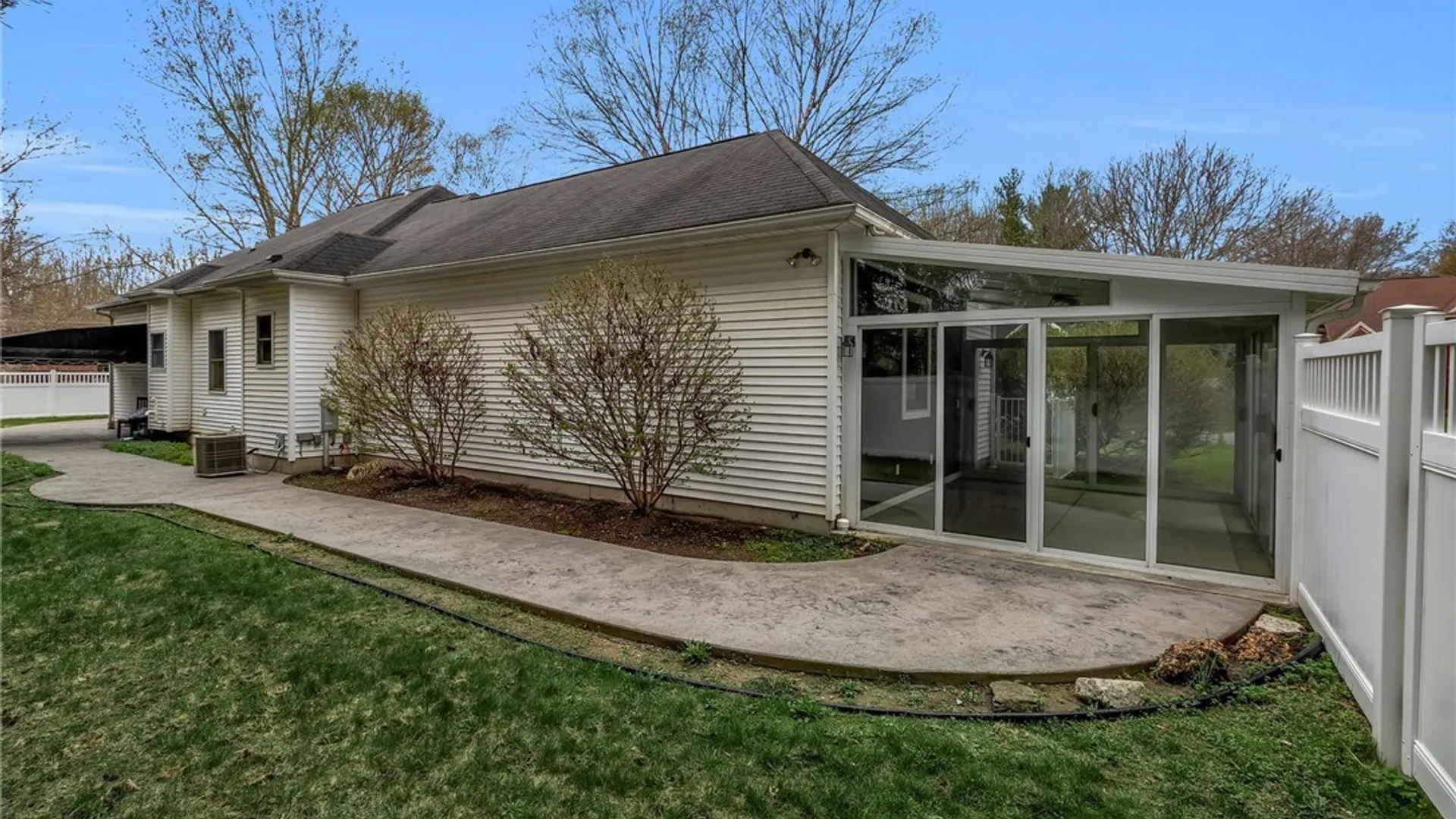 Property at 15 Brookshire Court, Amherst, NY 14051 38