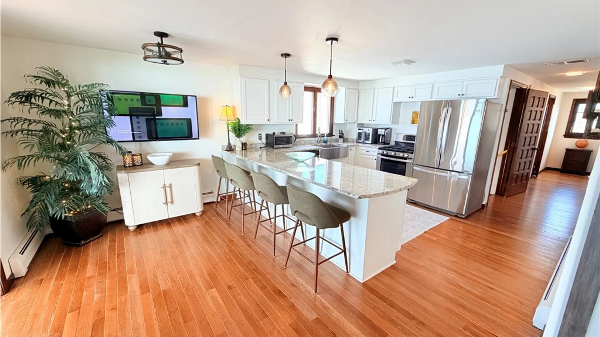 Property at 31 Shore Drive, Hamburg, NY 14219 12