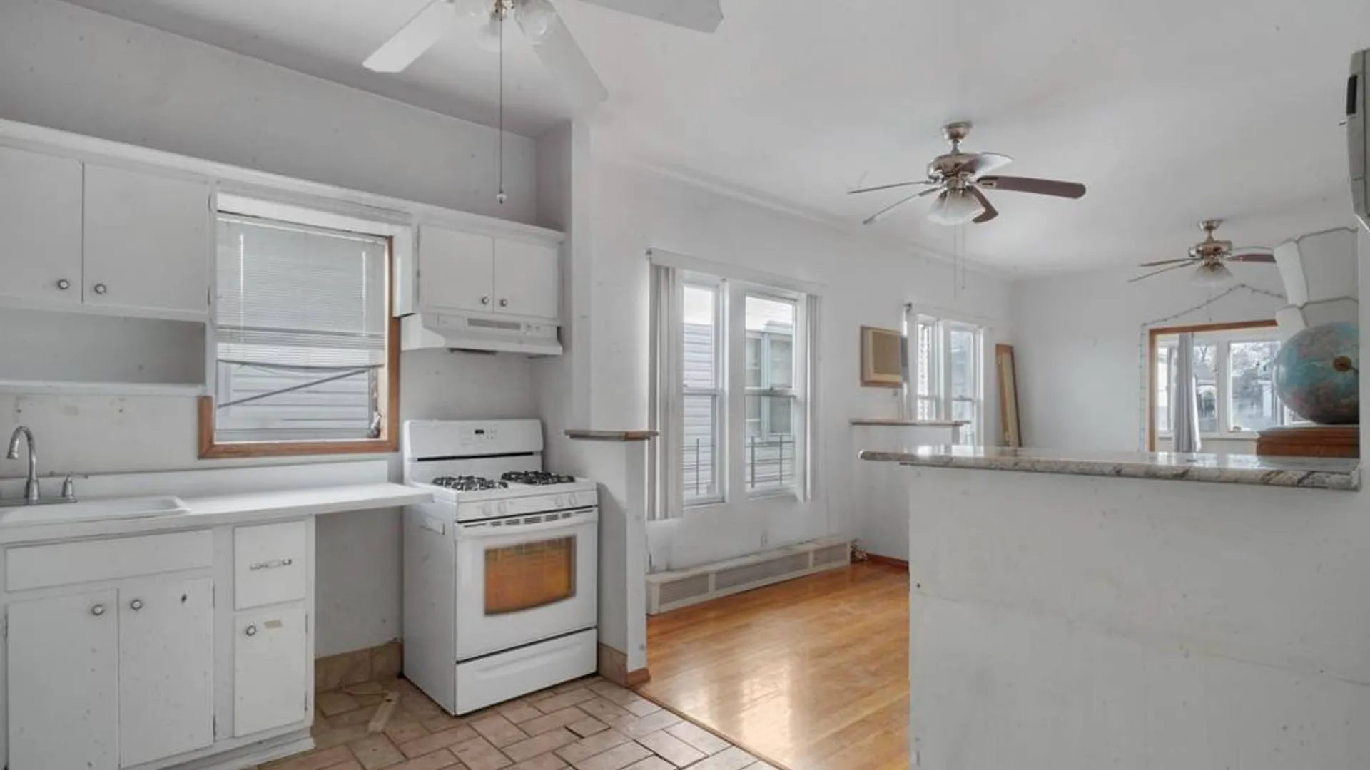 Property at 194 Bay 7th St, Brooklyn, NY 11228 13