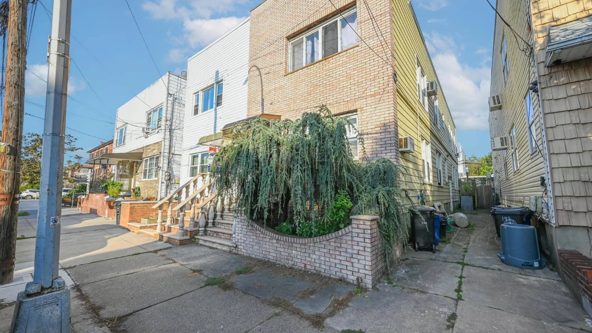 Property at 194 Bay 7th St, Brooklyn, NY 11228 4
