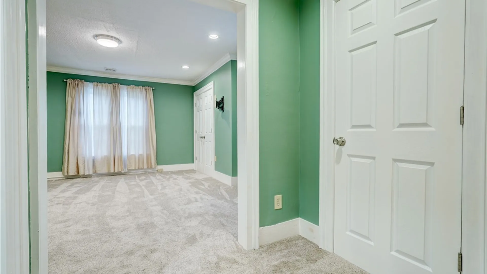 Property at 450 Main Street, Canandaigua City, NY 14424 32
