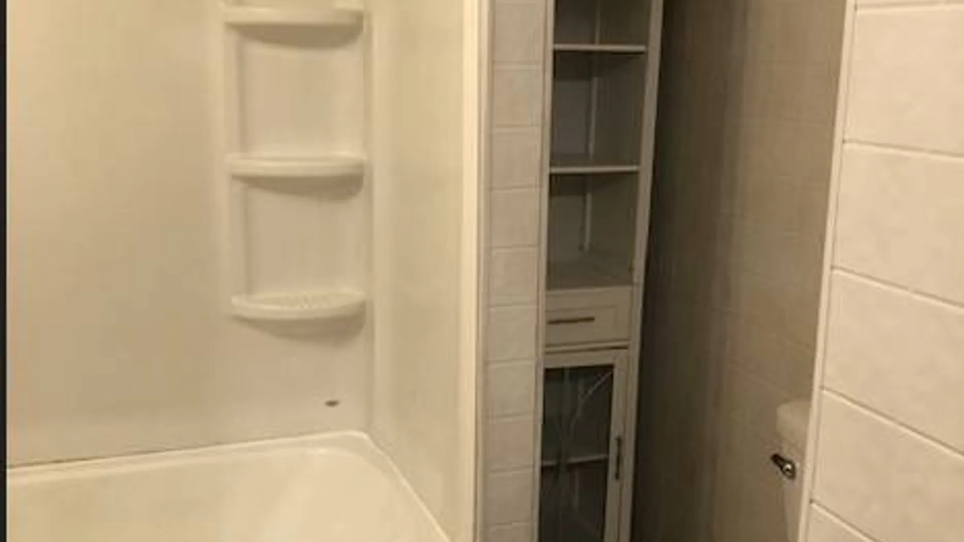 Property at 17 N Lake Ave, Albany, NY 12203 7