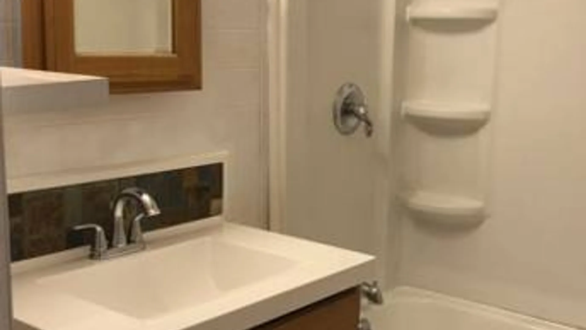 Property at 17 N Lake Ave, Albany, NY 12203 8