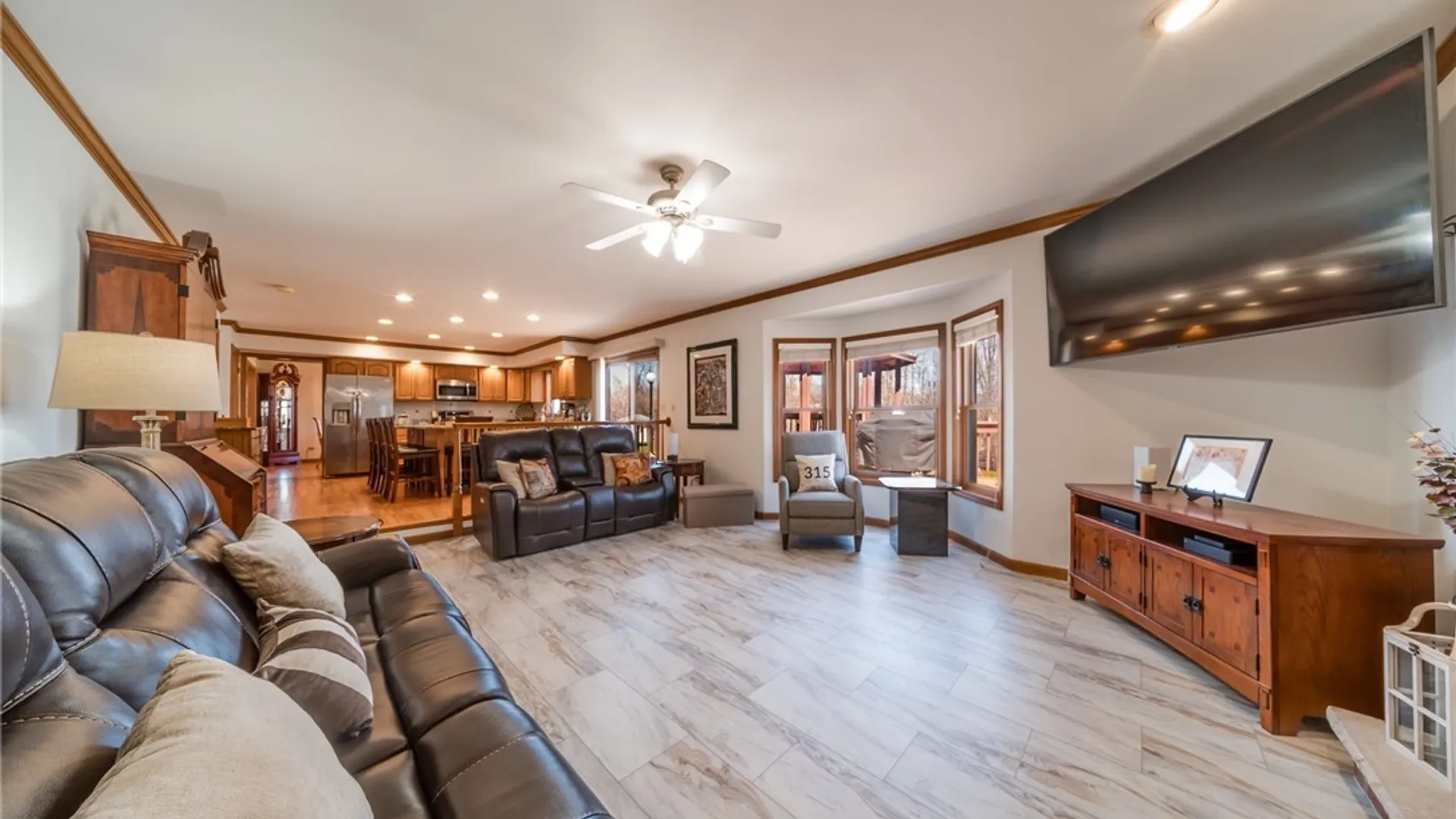 Property at 4320 Lazybrook Circle, Clay, NY 13088 15