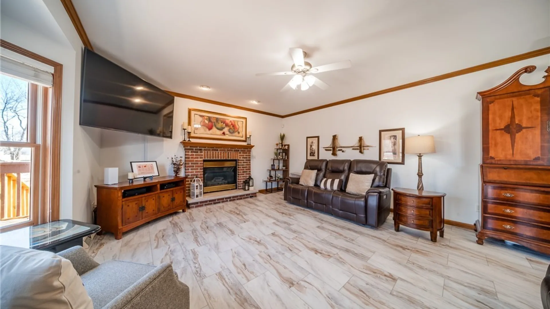 Property at 4320 Lazybrook Circle, Clay, NY 13088 16