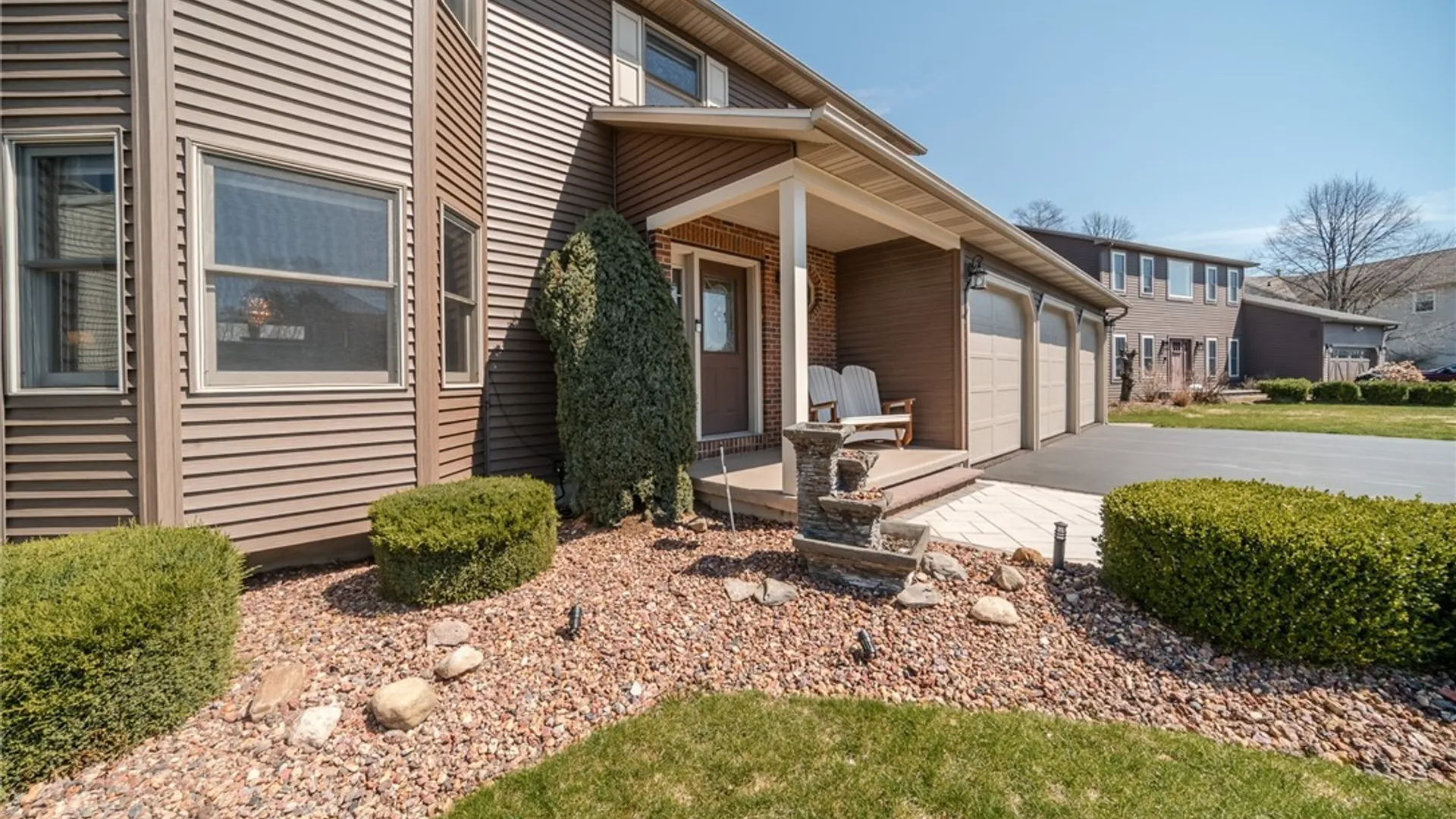 Property at 4320 Lazybrook Circle, Clay, NY 13088 2