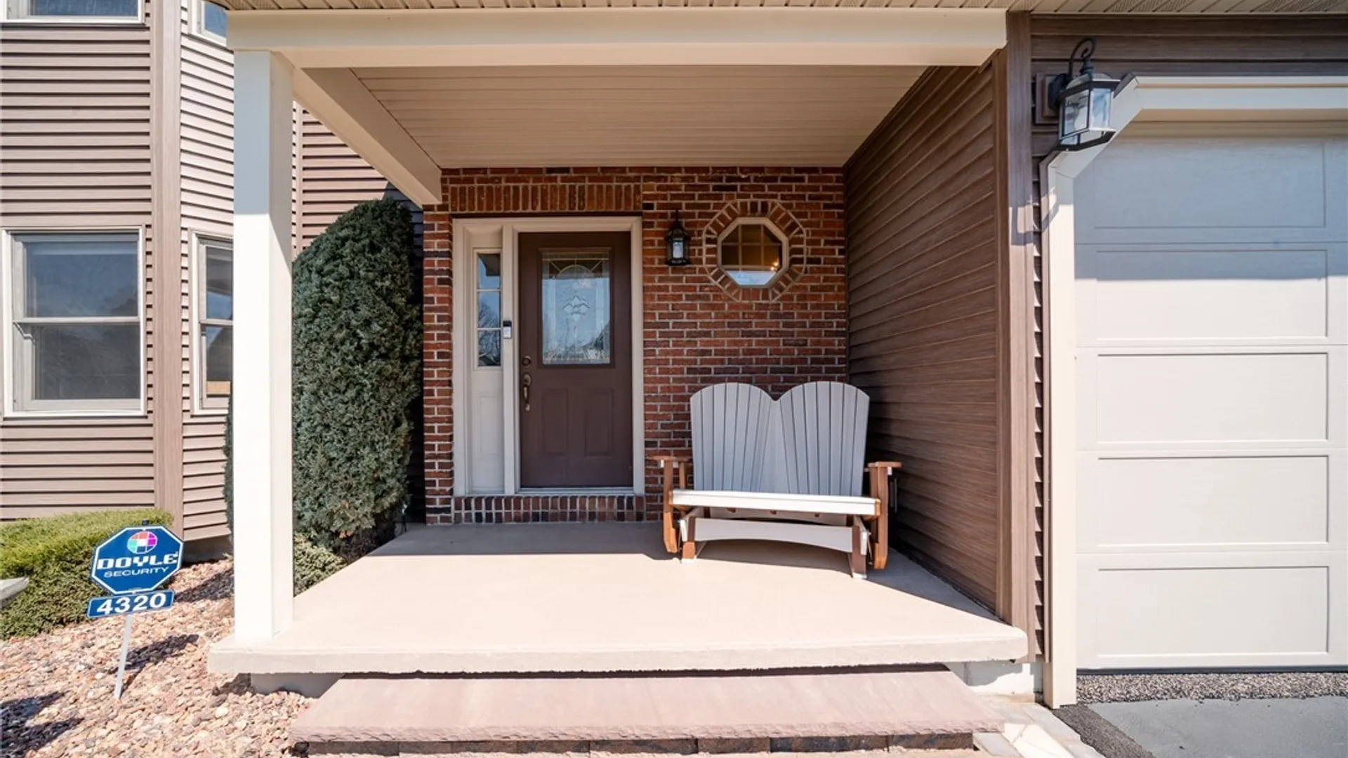 Property at 4320 Lazybrook Circle, Clay, NY 13088 3