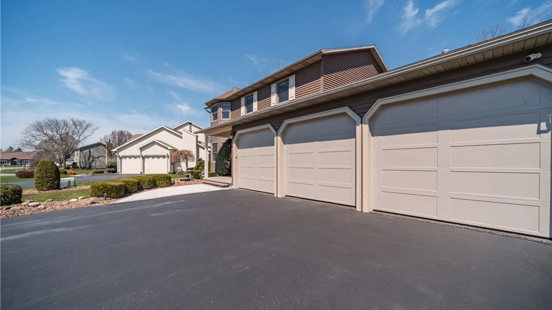 Property at 4320 Lazybrook Circle, Clay, NY 13088 4