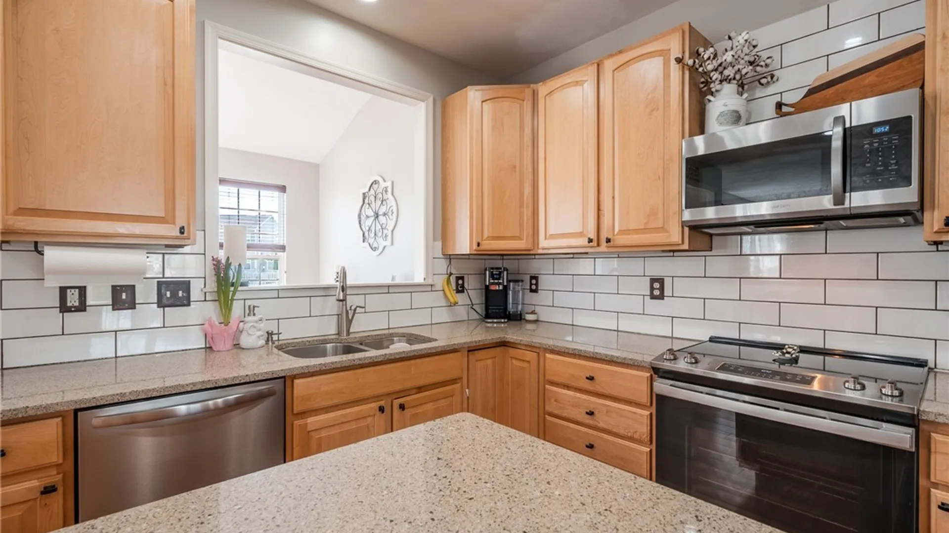 Property at 103 Goldenrod Lane, Camillus, NY 13164 21