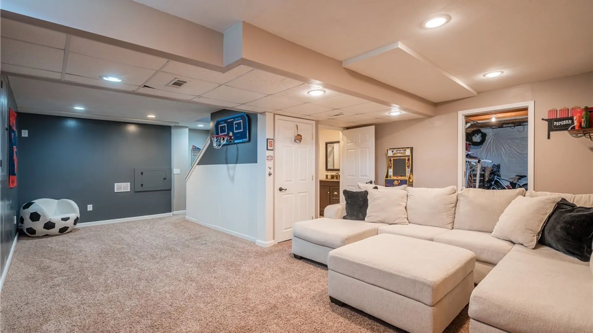 Property at 103 Goldenrod Lane, Camillus, NY 13164 29