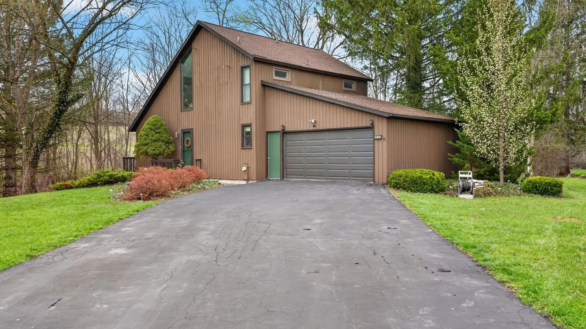 Property at 4425 Belleflower Circle, Onondaga, NY 13215 2