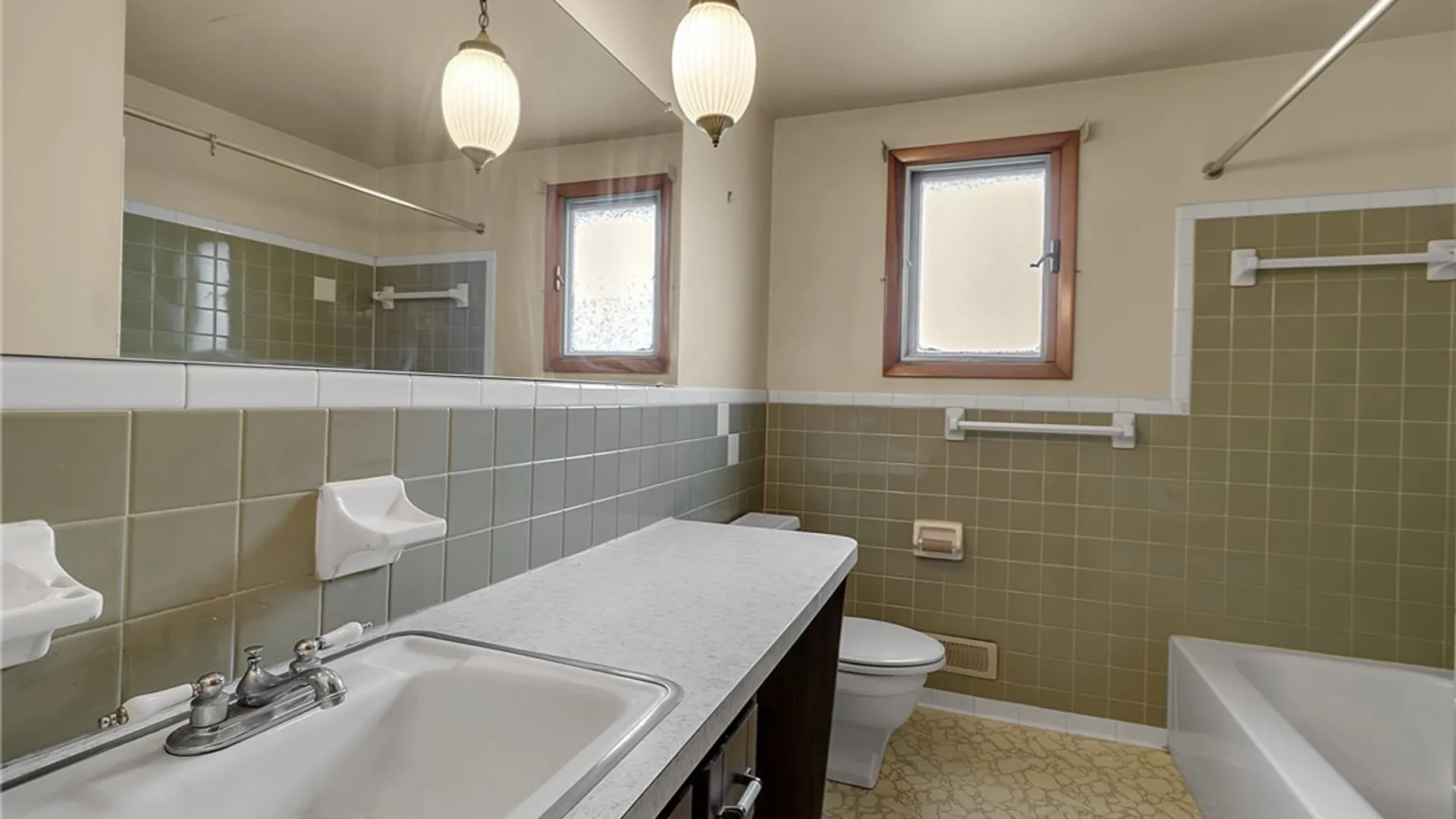 Property at 34 Transit Hill Drive, Cheektowaga, NY 14043 16