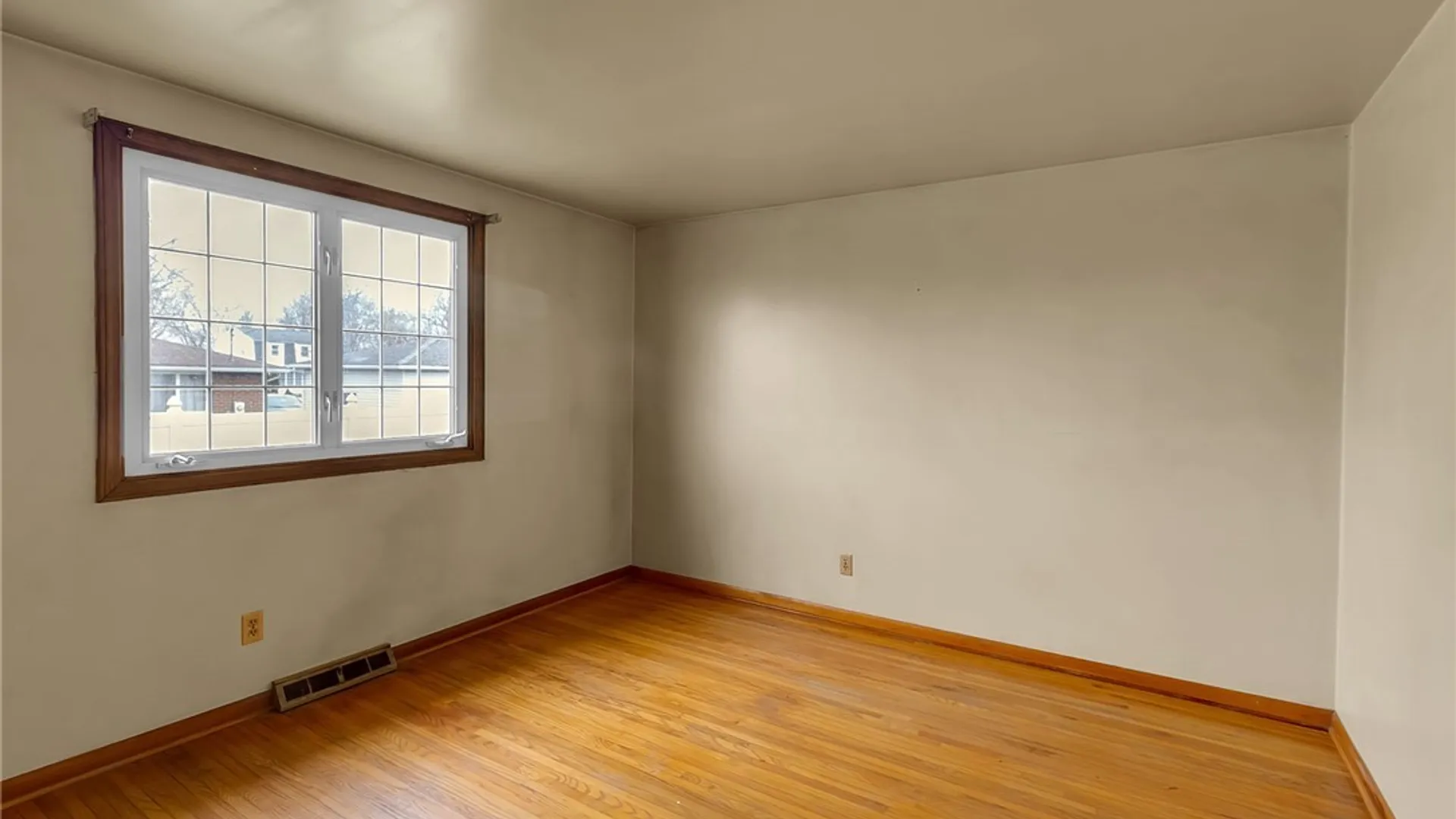 Property at 34 Transit Hill Drive, Cheektowaga, NY 14043 21