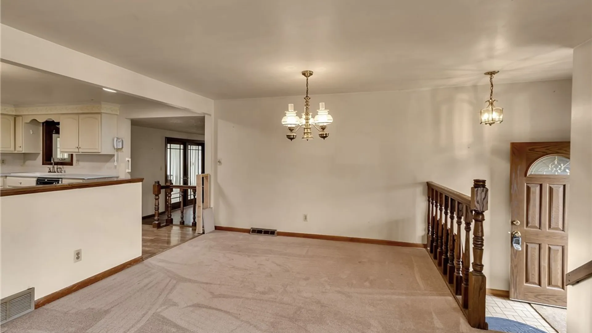 Property at 34 Transit Hill Drive, Cheektowaga, NY 14043 4