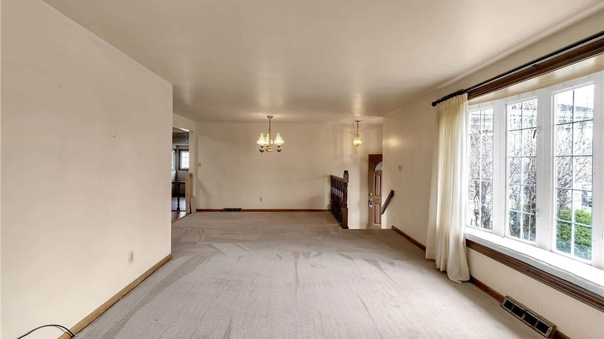 Property at 34 Transit Hill Drive, Cheektowaga, NY 14043 5