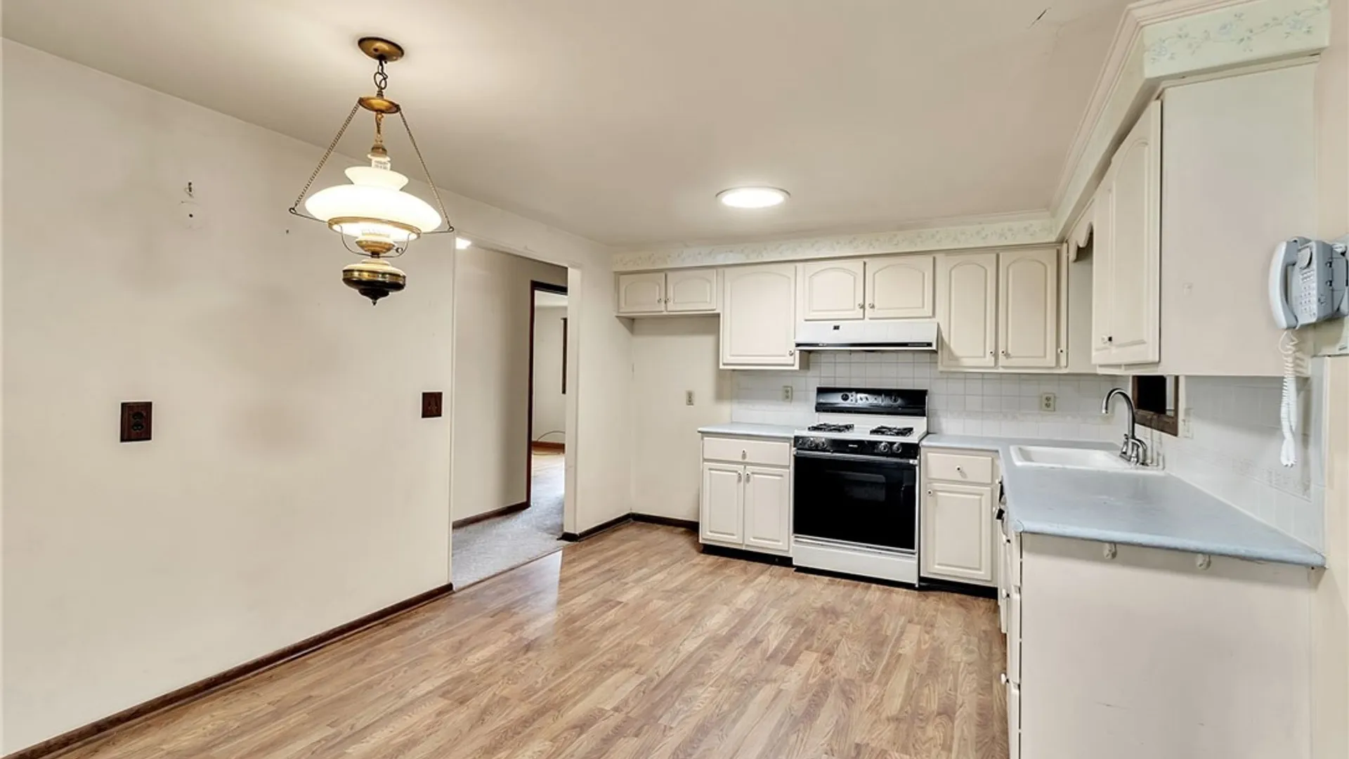 Property at 34 Transit Hill Drive, Cheektowaga, NY 14043 9