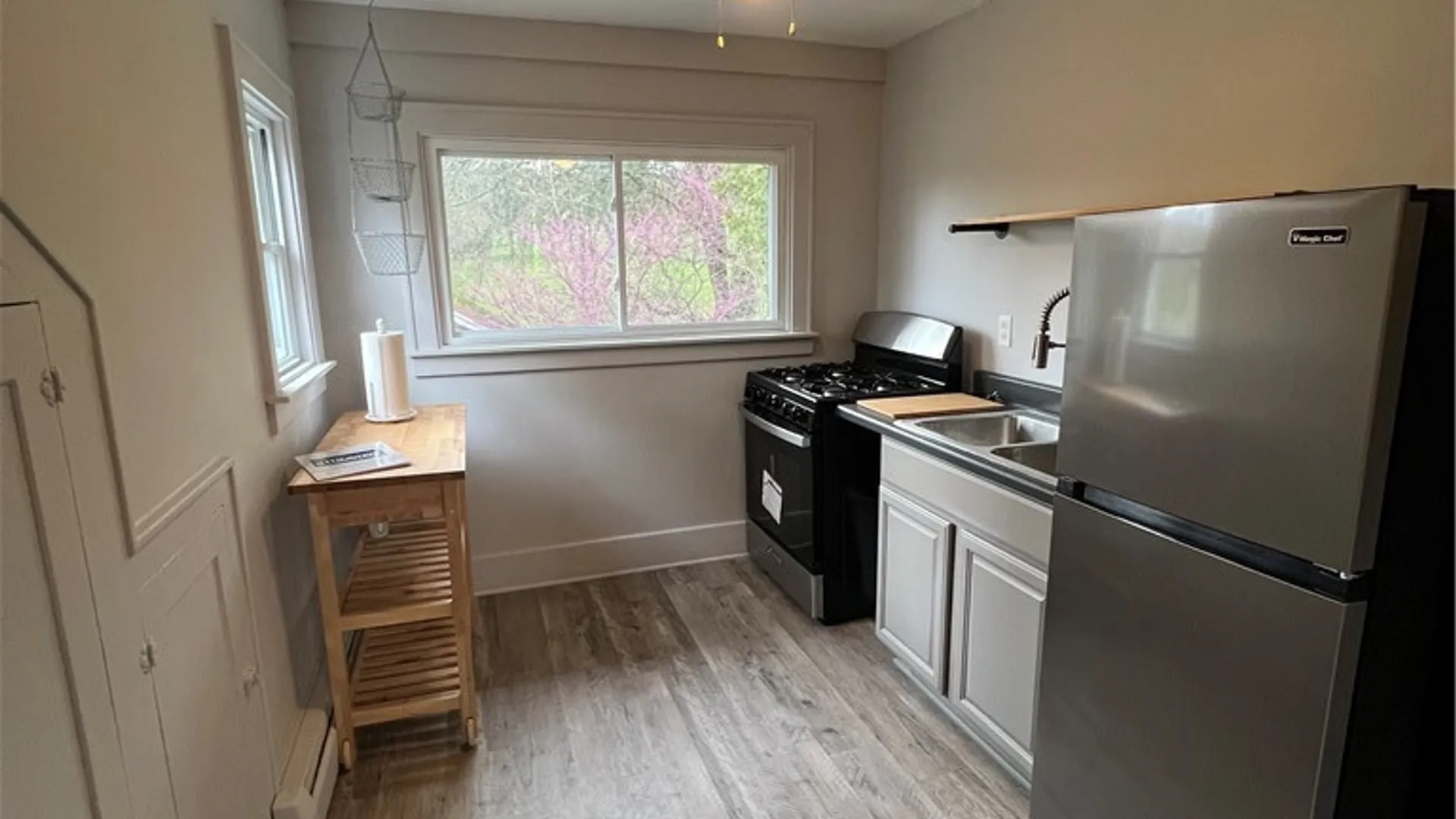 Property at 412 Delmar Place, Salina, NY 13208 7