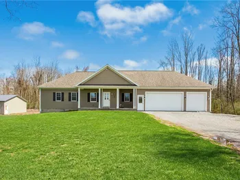 4976 Schoolhouse Road, Walworth, NY 14519